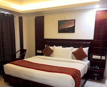Hotel  Grand White 