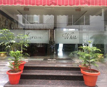 Hotel  Grand White 