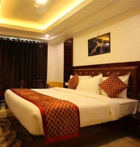 Hotel  Grand White 